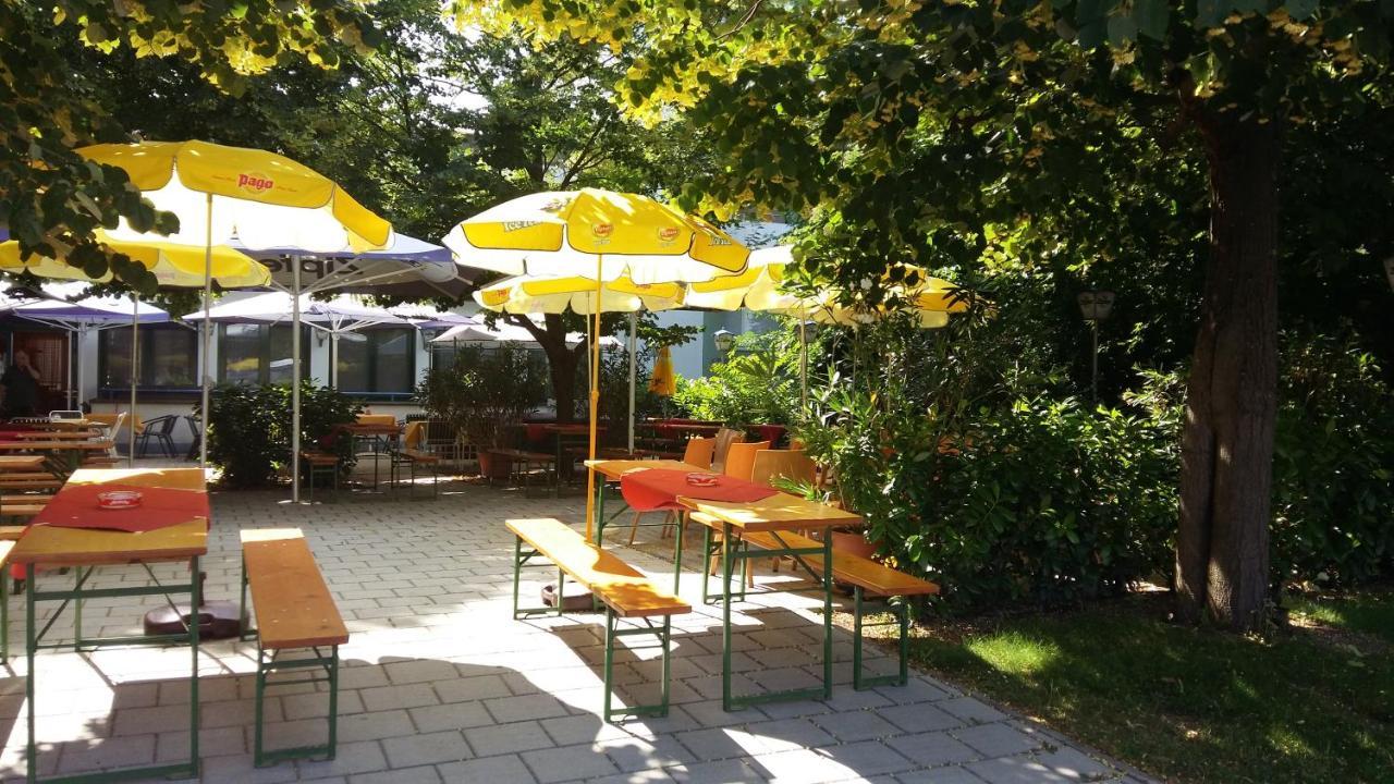 Hotel - Restaurant Martinihof Lajtaszentmiklós Kültér fotó